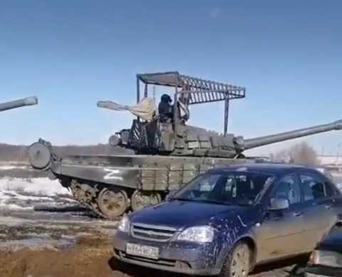 Käfig auf russischem Panzer
